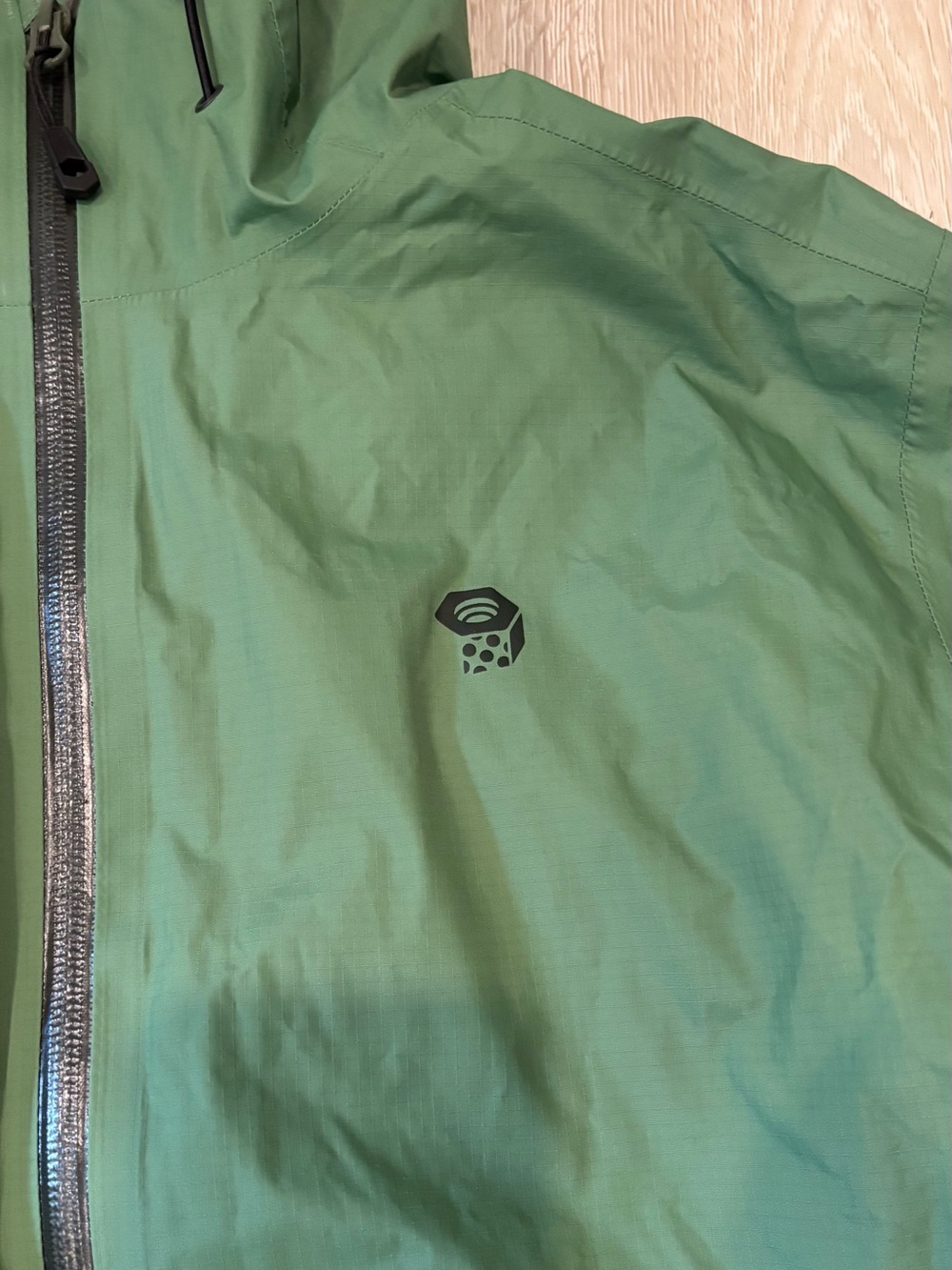 Mountain Hardwear Green Hooded Rain jacket - Picture 3 of 8